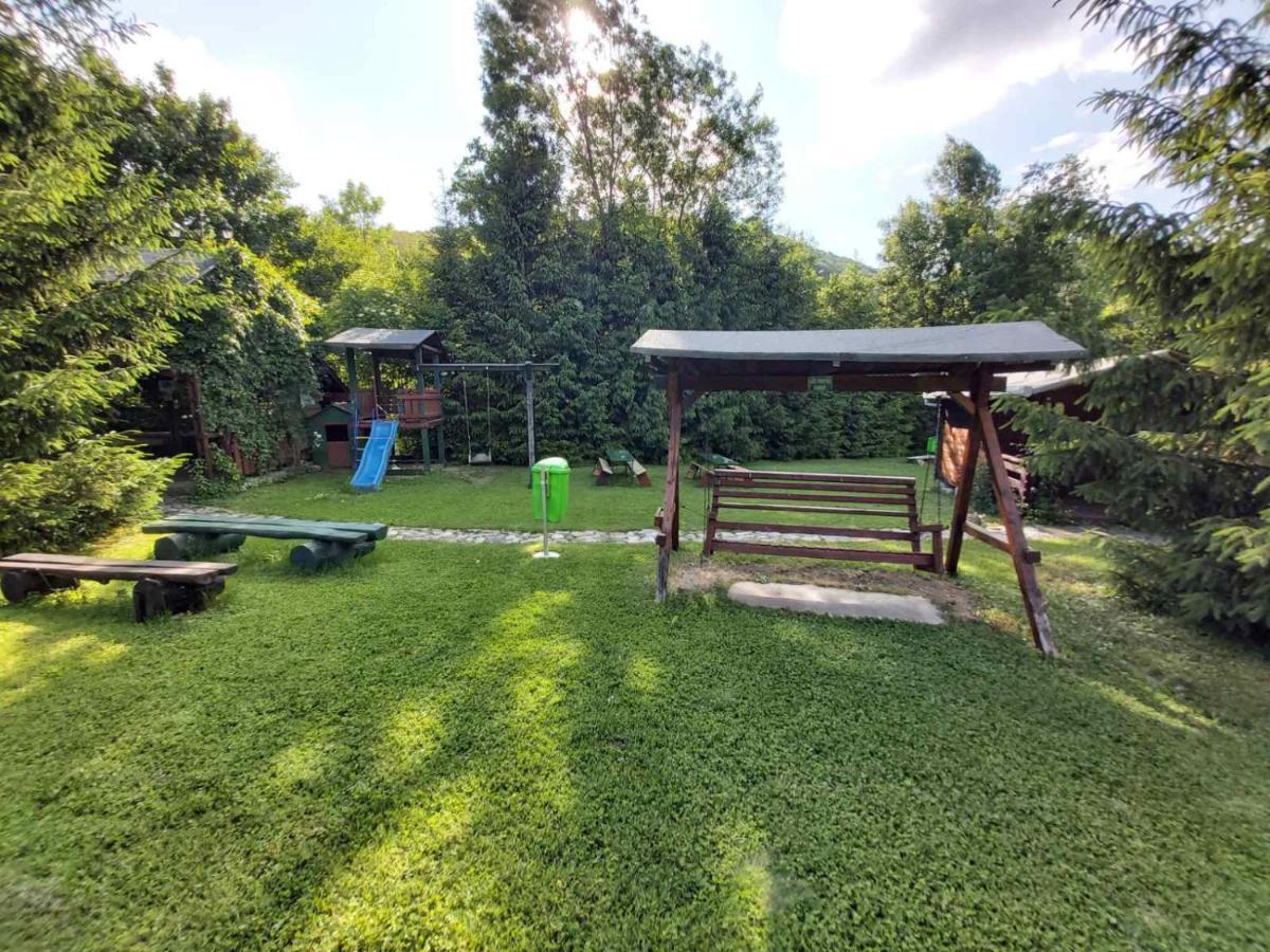 Bungalow Camping Edelweiss - Floare De Colt - Gyopar 里梅泰亚 外观 照片